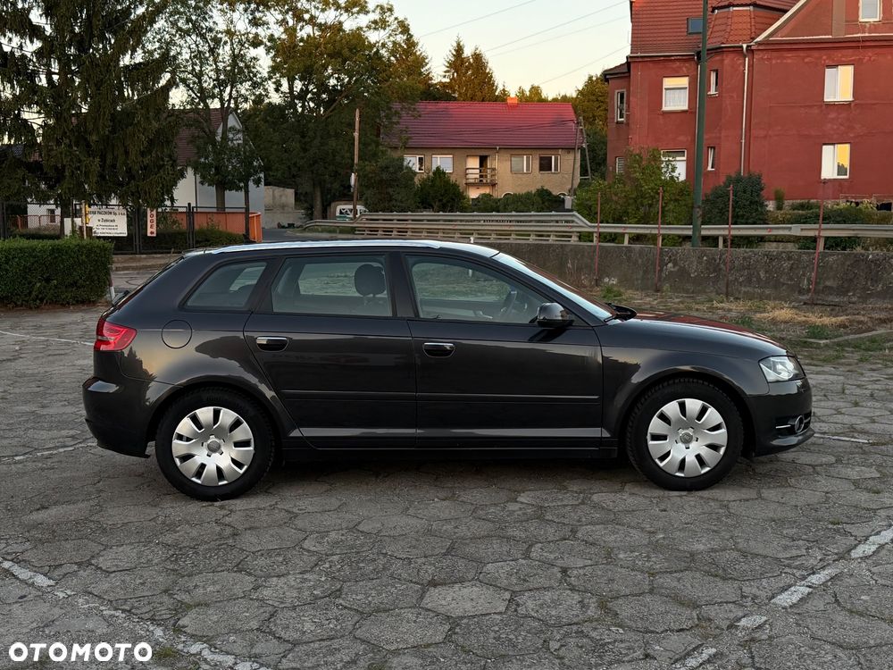 Audi A3 Sportback 2.0 TDI DPF Ambiente - 6