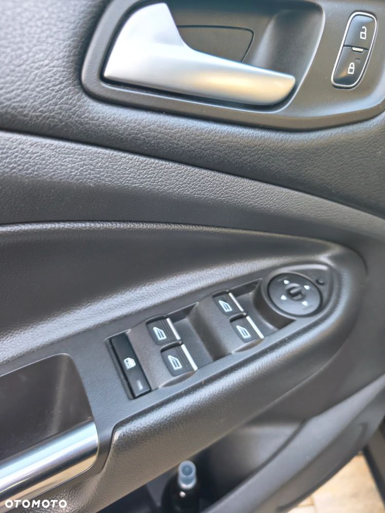 Ford Kuga ver-vignale-1-5-tdci-fwd - 5