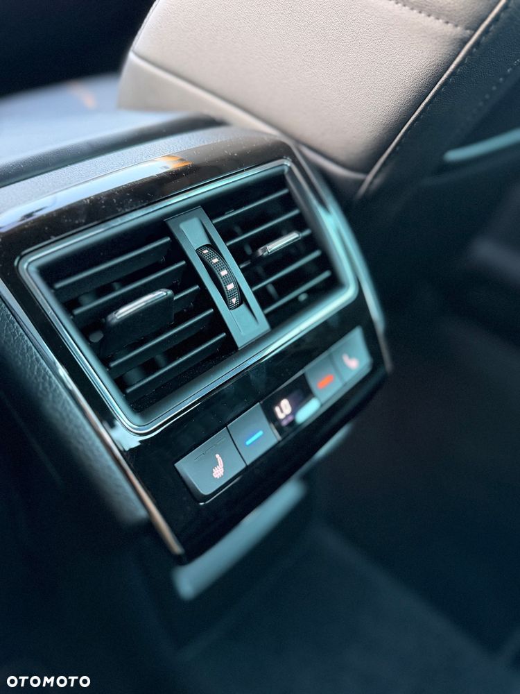 Skoda Superb 2.0 TDI L&K DSG - 6