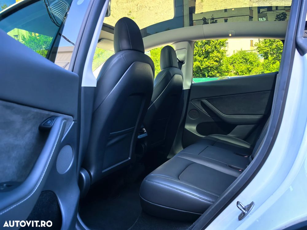 Tesla Model Y Long Range Dual Motor AWD - 7
