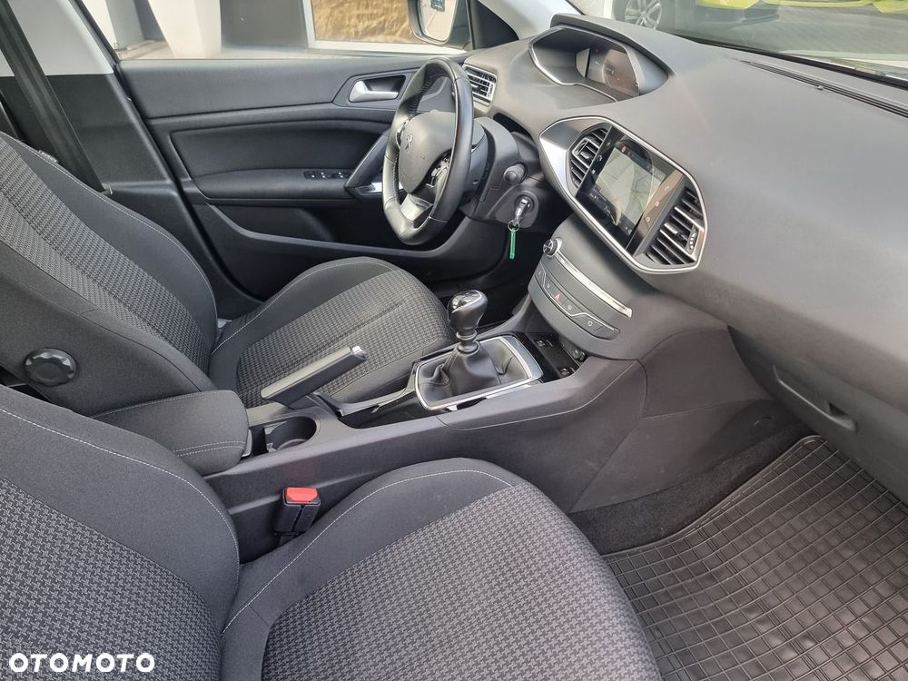 Peugeot 308 1.2 PureTech Active Pack S&S - 18