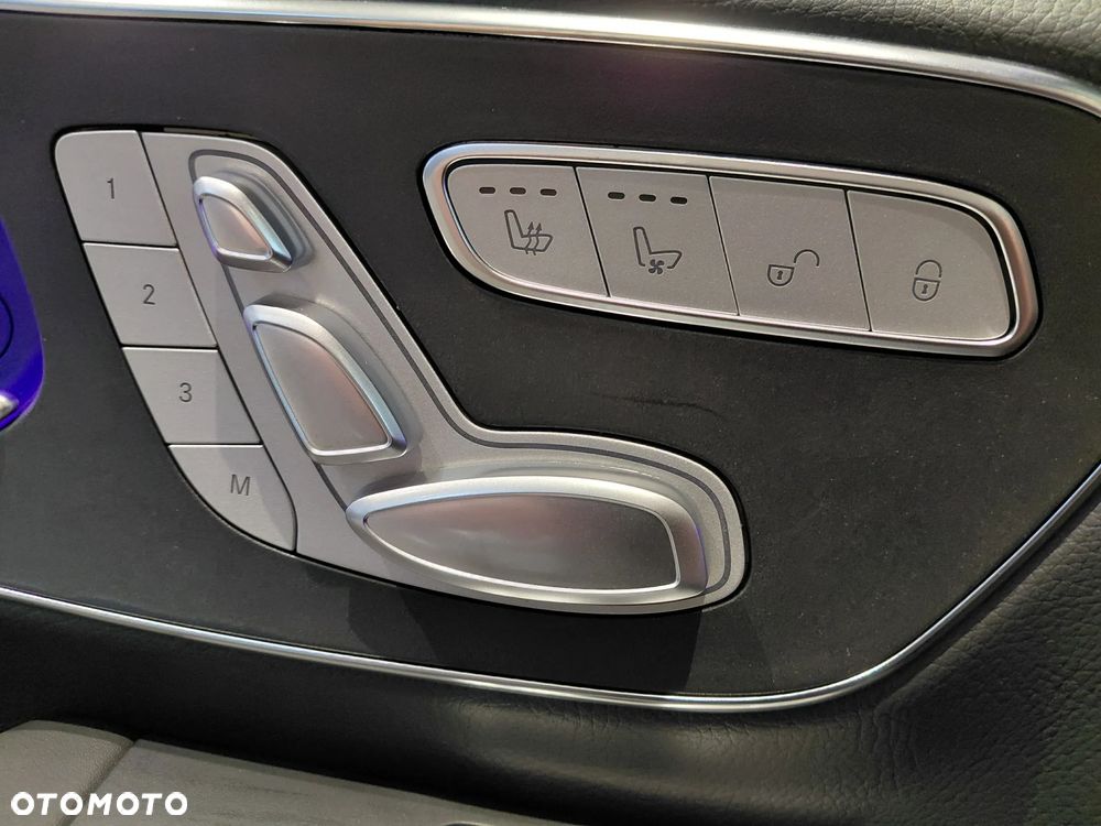 Mercedes-Benz Klasa V 300 d 4-Matic 9G-Tronic Exclusive (ekstra dł) - 11