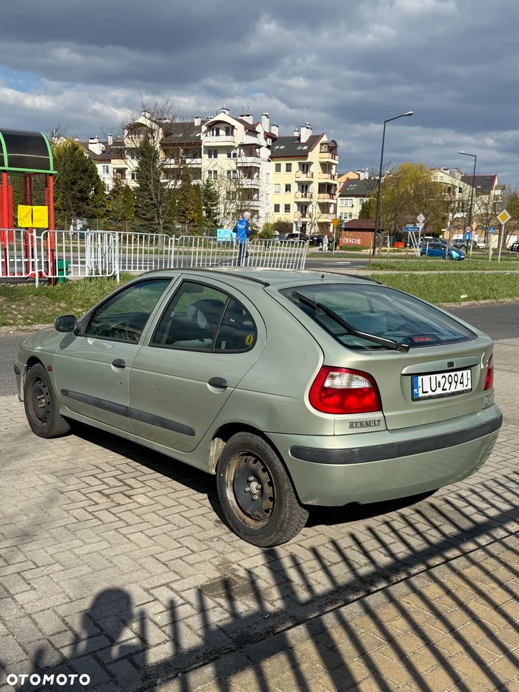 Renault Megane 1.6 RXE 16V - 9