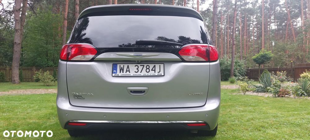Chrysler Pacifica - 15