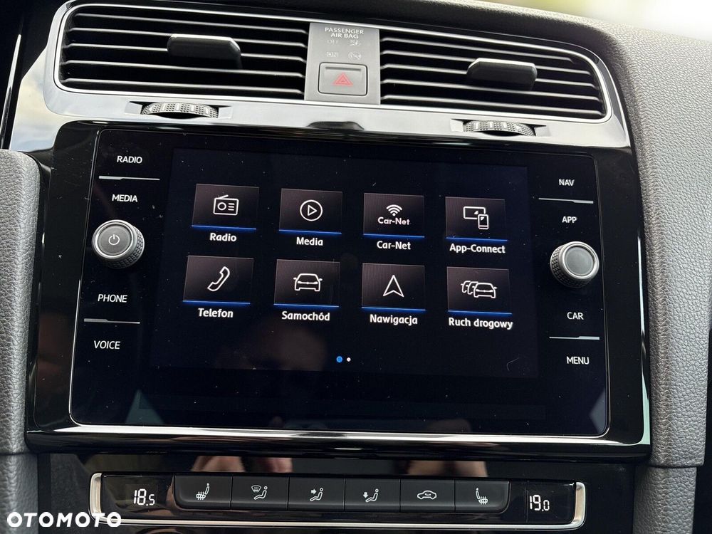 Volkswagen Golf - 20