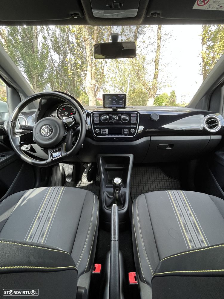 VW Up! 1.0 BMT High - 6