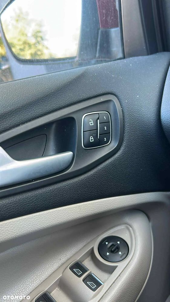 Ford Escape 2.0 EcoBoost AWD Titanium - 36