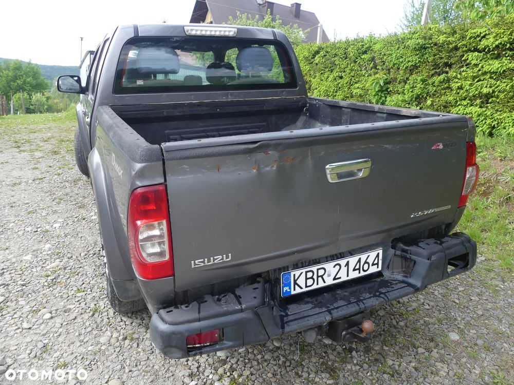 Isuzu D-Max 2.5d DC Custom - 18