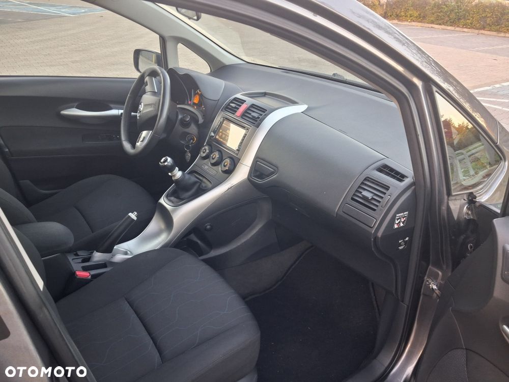Toyota Auris - 8