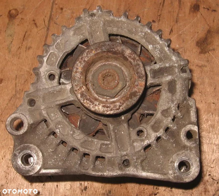 alternator AUDI A3 GOLF V 1.6 FSI 03C903023D - 4