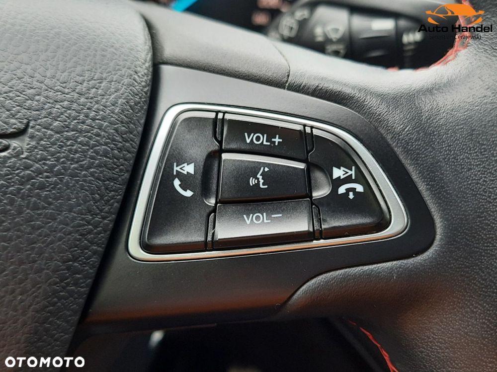 Ford Kuga 1.5 EcoBoost 2x4 ST-Line - 24