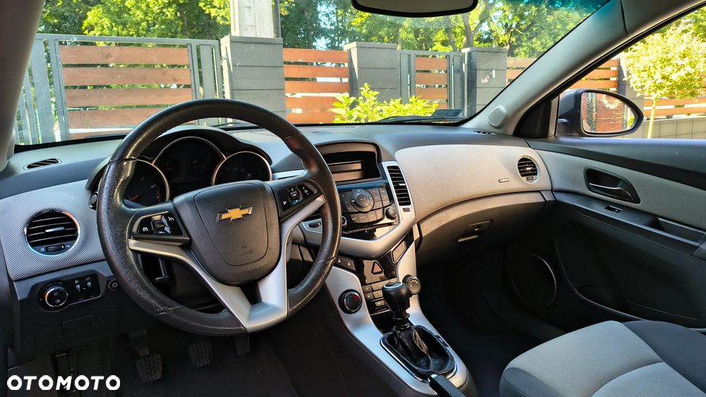 Chevrolet Cruze 1.8 LT - 9