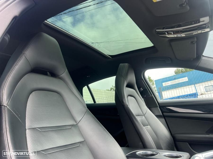 Porsche Panamera 4 E-Hybrid - 6