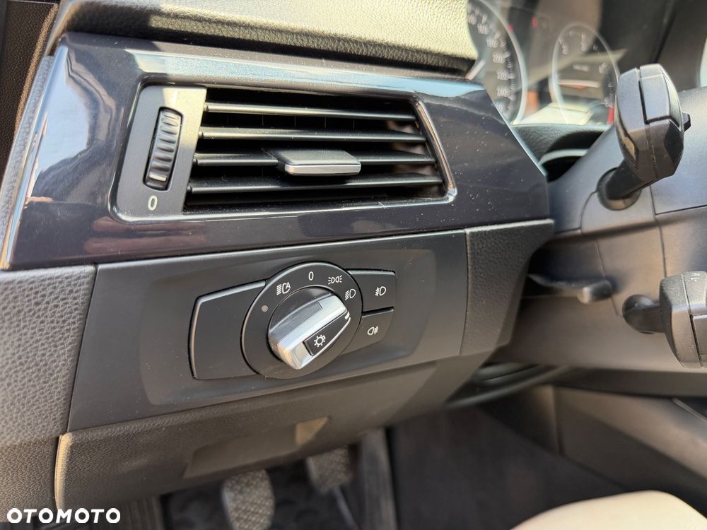 BMW Seria 3 318d DPF - 19