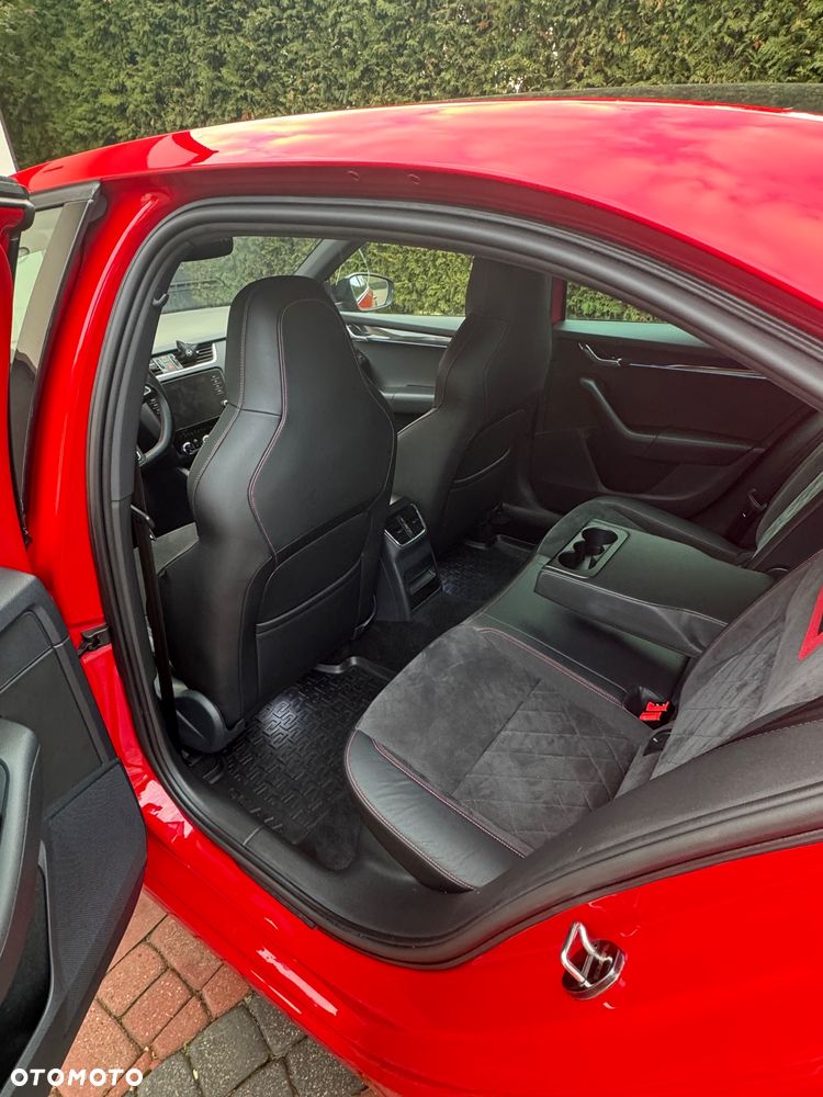 Skoda Octavia 2.0 TSI RS Challenge 245 DSG - 8