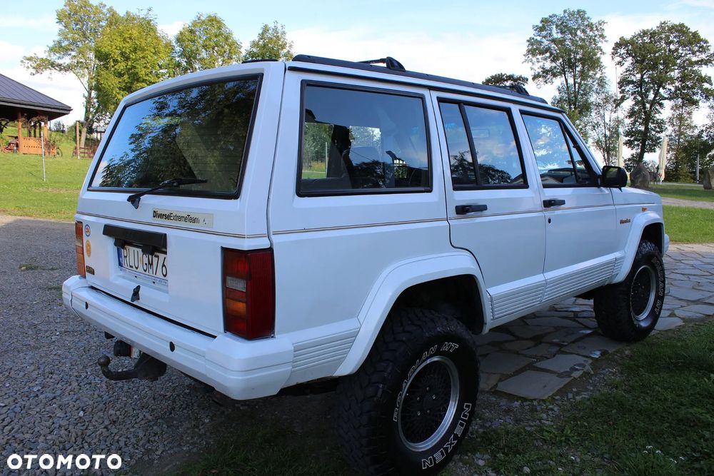 Jeep Cherokee 4.0 Limited - 33