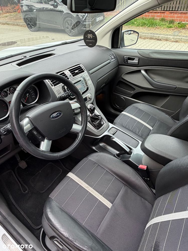 Ford Kuga - 11