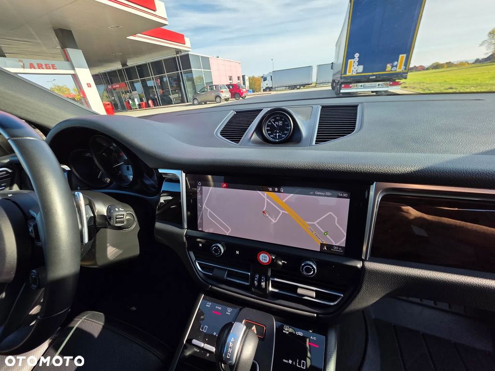 Porsche Macan Standard - 18