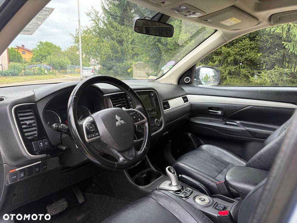 Mitsubishi Outlander - 15
