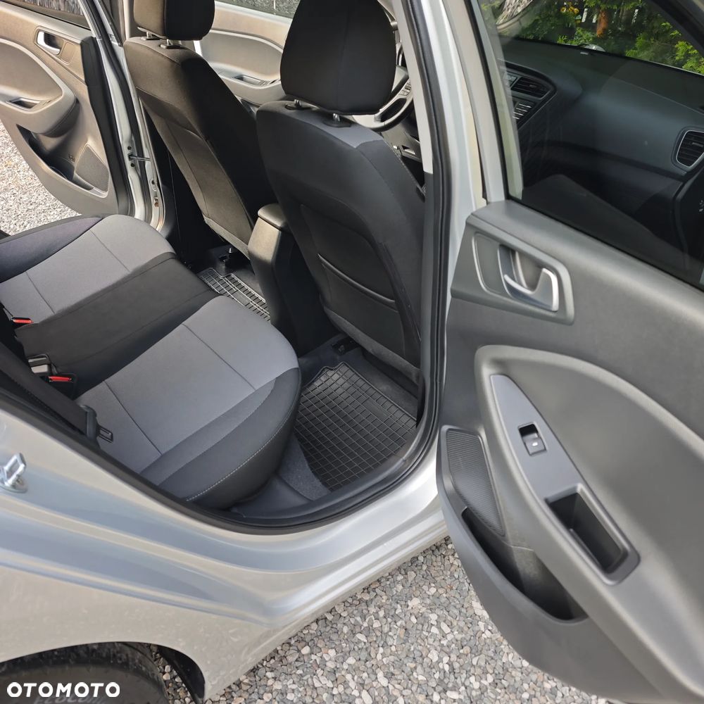 Hyundai i20 1.1 CRDi YES Silver - 14