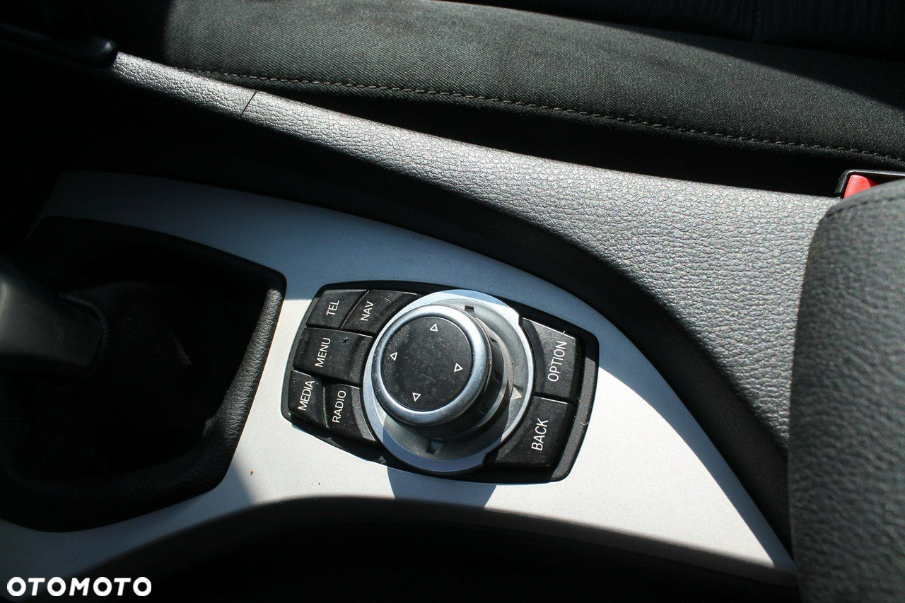 BMW X1 sDrive18d - 15