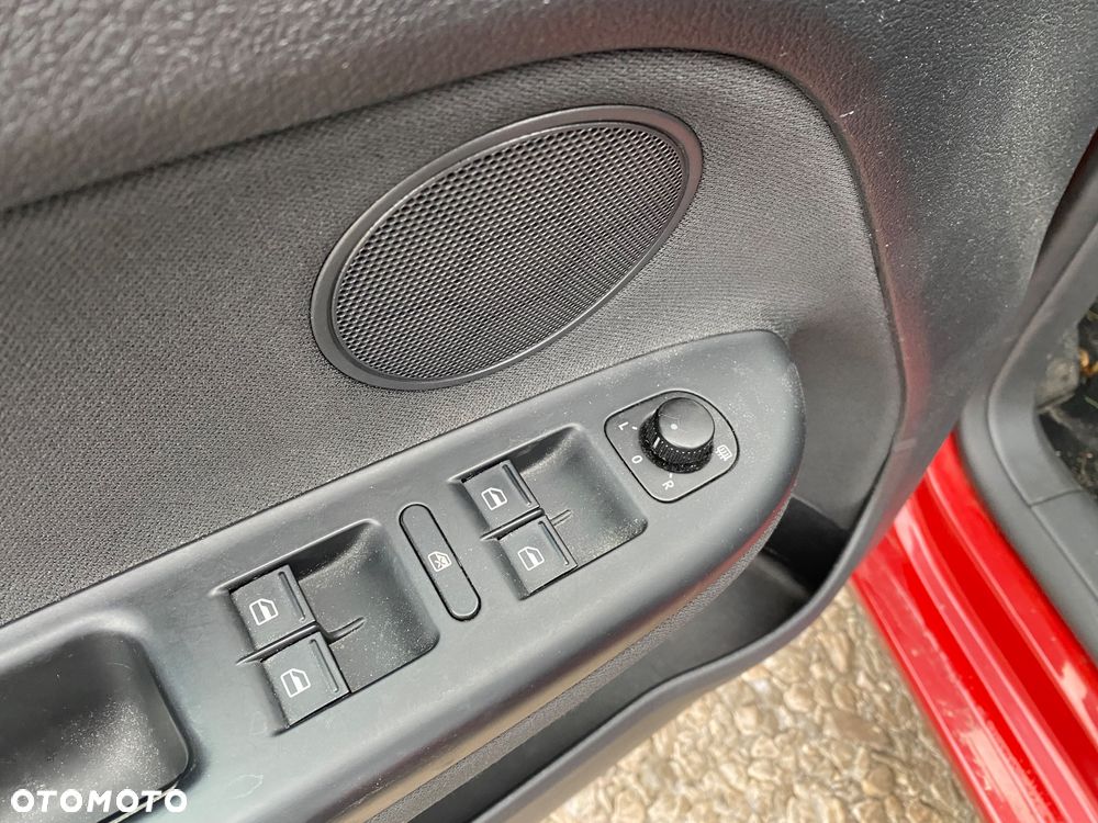 Volkswagen Golf Plus 1.6 Comfortline - 17