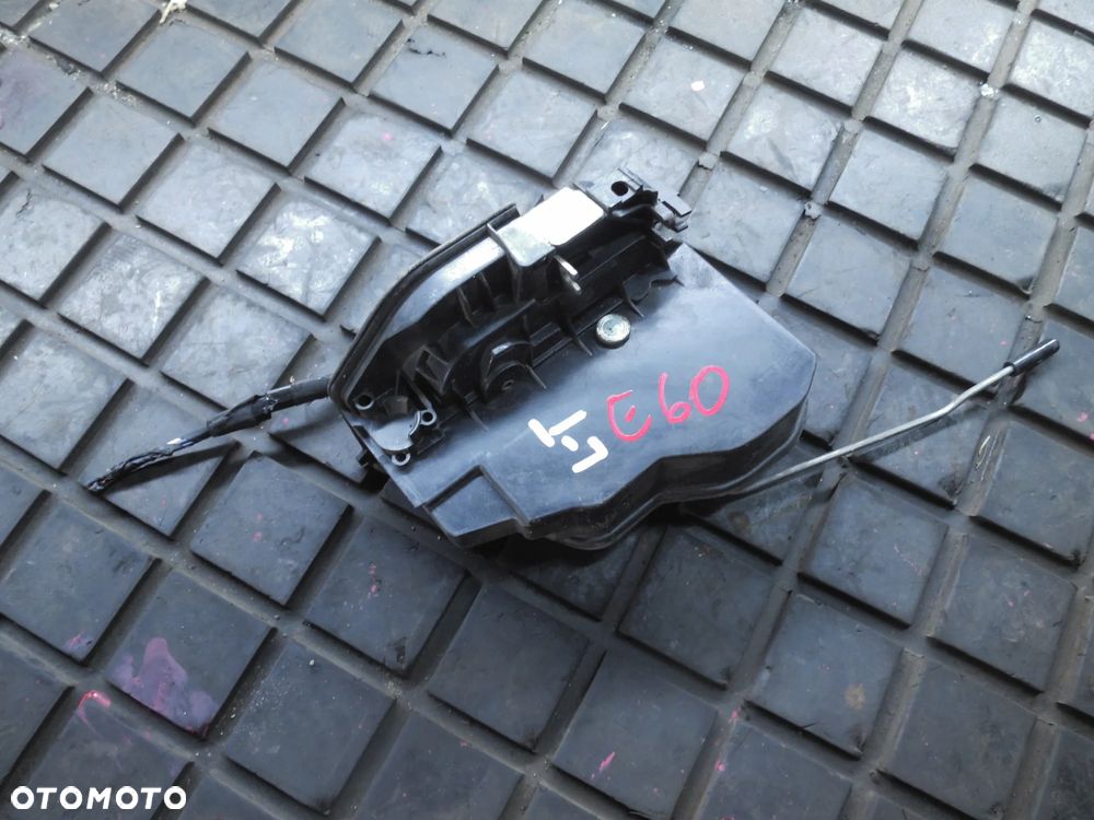 Zamek drzwi lewy tył BMW E90 E70 E60 E87 E91 E61 POSIADAM 2 SZT - 2