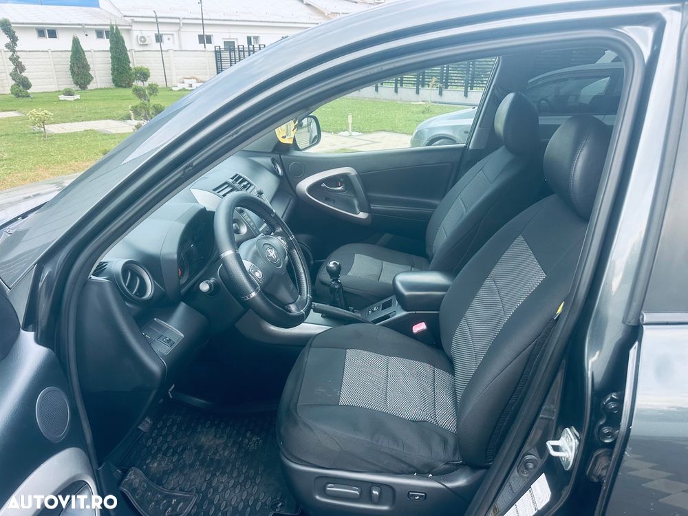 Toyota RAV4 2.2 D-4D Executive - 6