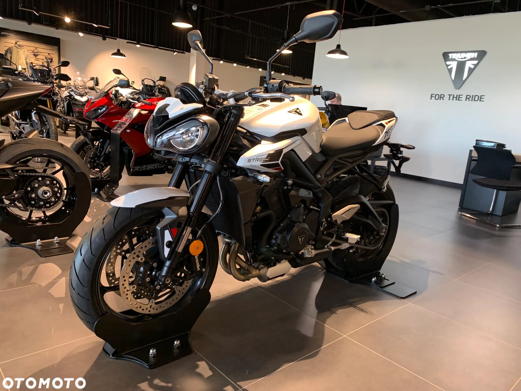 Triumph Street Triple - 1