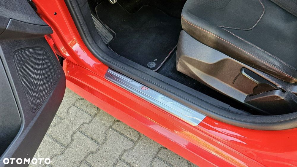 Ford Focus 1.5 EcoBoost STart-Stopp-System ST-LINE - 20