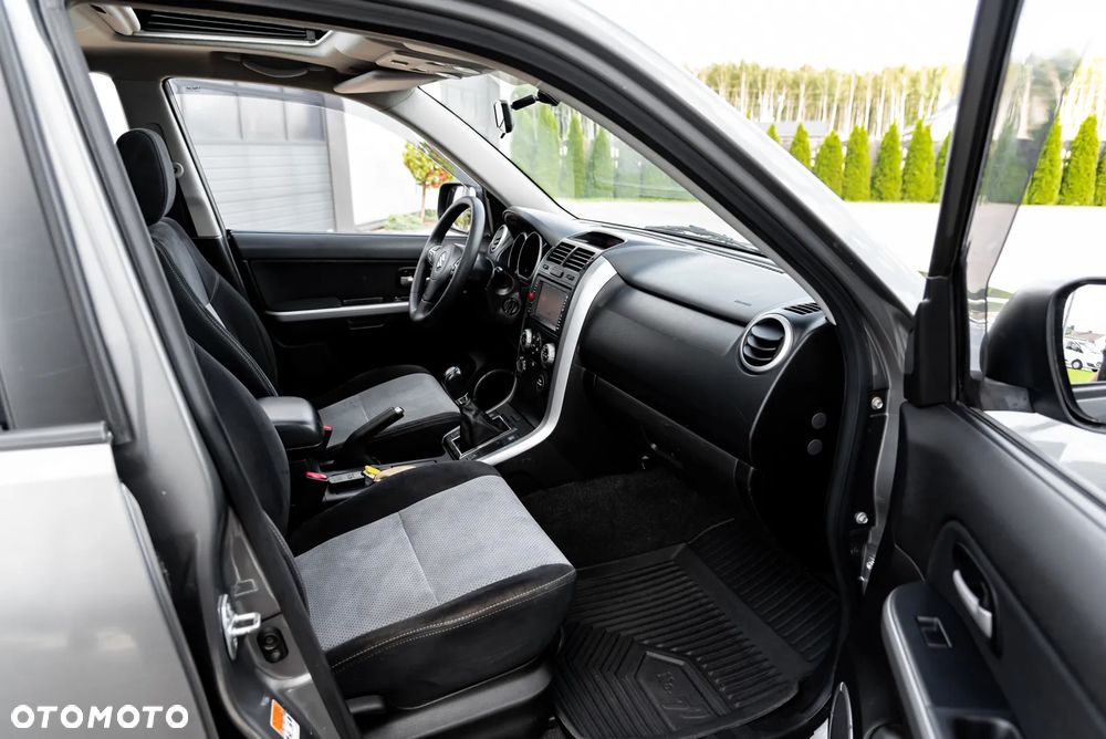 Suzuki Grand Vitara 1.9 DDiS Comfort+ DPF - 23