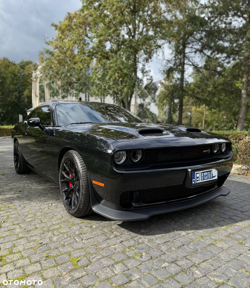 Dodge Challenger - 2