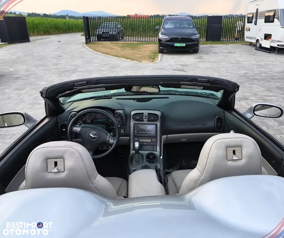 Chevrolet Corvette - 12