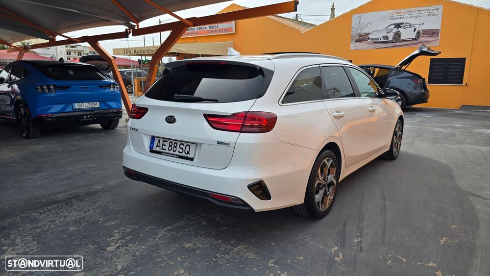 Kia Ceed SW 1.6 CRDi MHEV Drive+SRF - 2