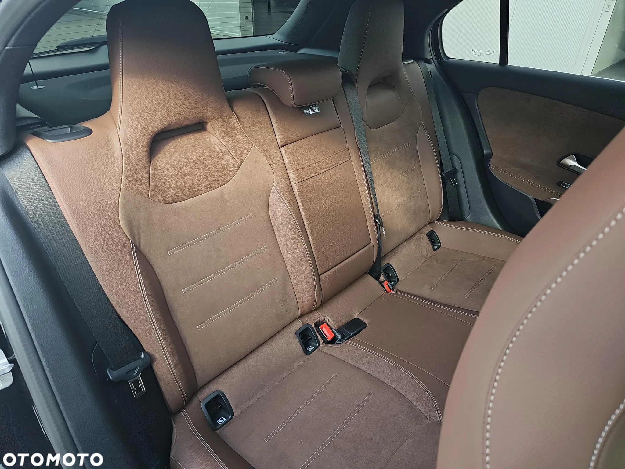 Mercedes-Benz Klasa A 220 4Matic 8G-DCT Lim AMG Line Advanced Plus - 12