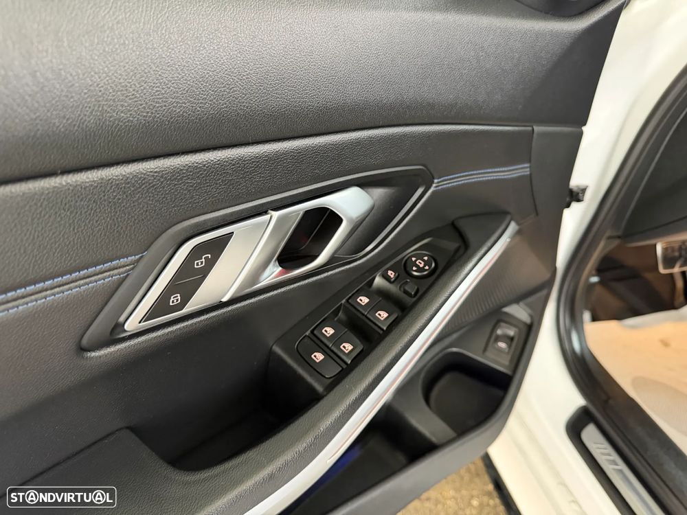 BMW 320 d Pack M Shadow Auto - 42