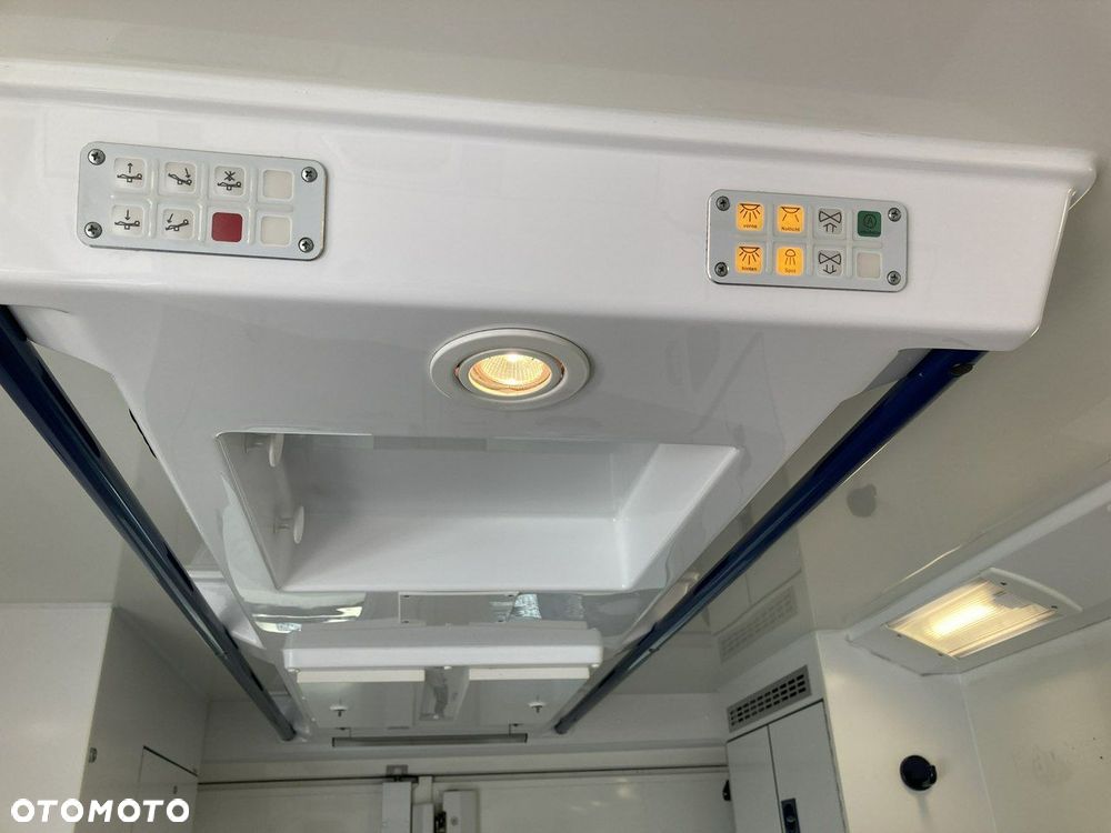 Mercedes-Benz Sprinter - 16