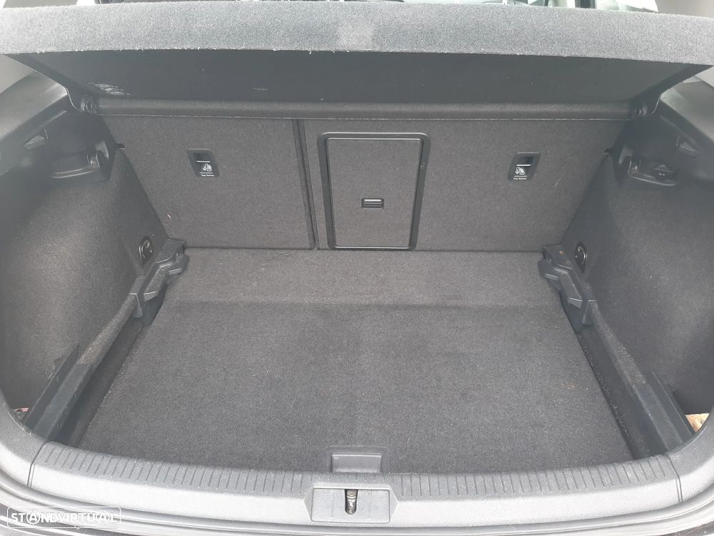 VW Golf 1.6 TDI BlueMotion DSG Comfortline - 23