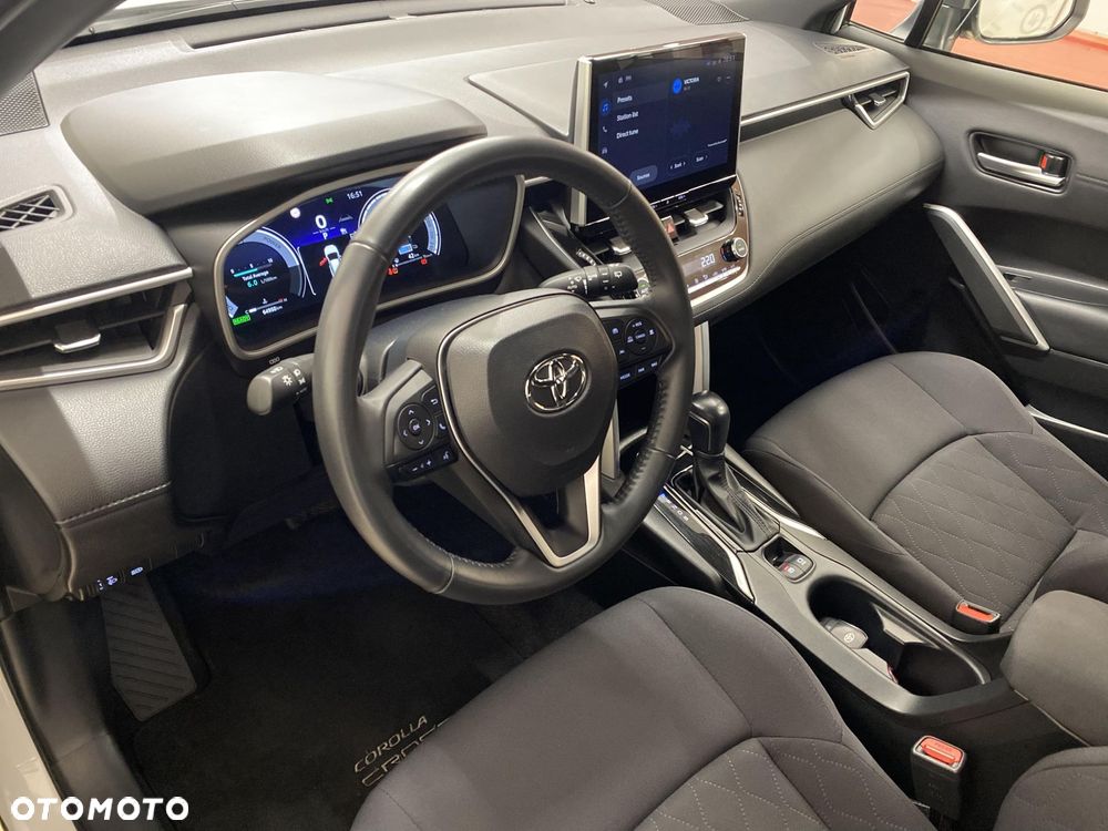 Toyota Corolla Cross - 10