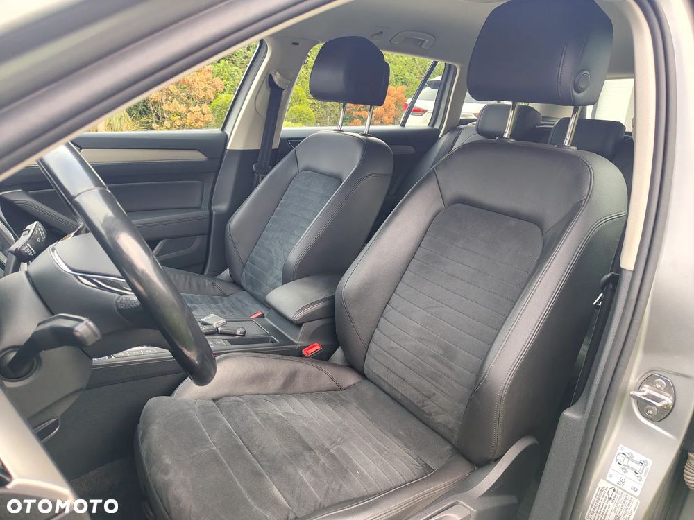 Volkswagen Passat Variant 2.0 TDI SCR 4Motion DSG Comfortline - 12