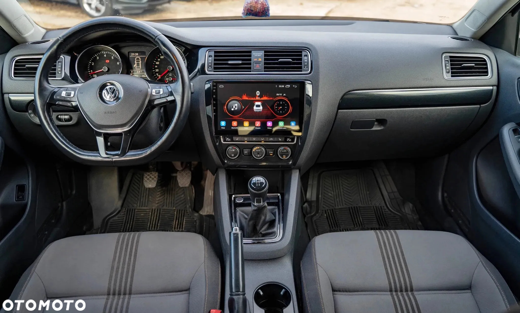 Volkswagen Jetta - 5