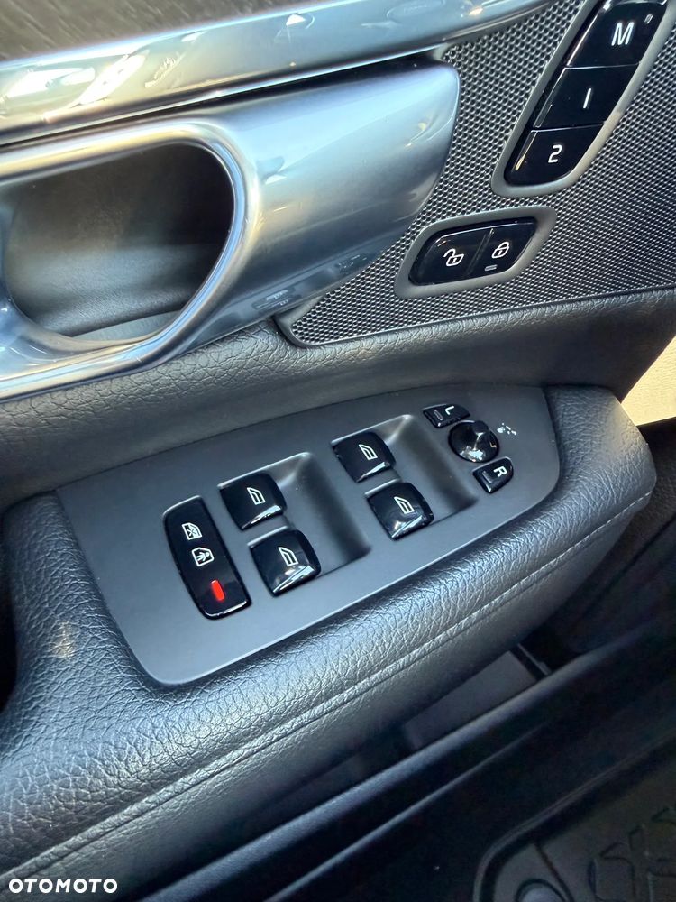 Volvo V90 Cross Country - 26