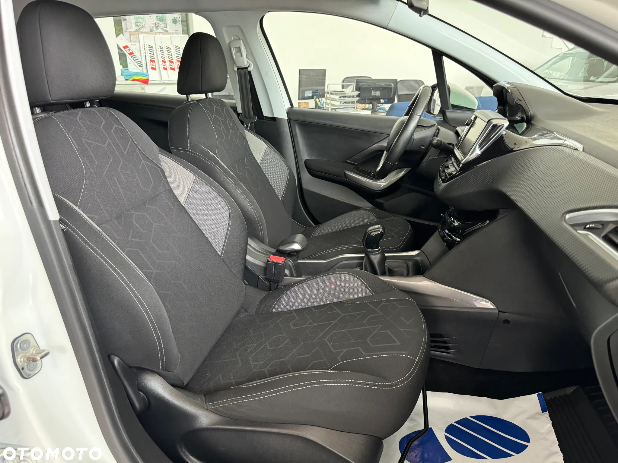 Peugeot 2008 1.2 Pure Tech Active EU6 - 26