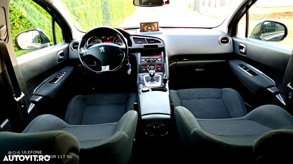 Peugeot 3008 Hybrid4 - 8