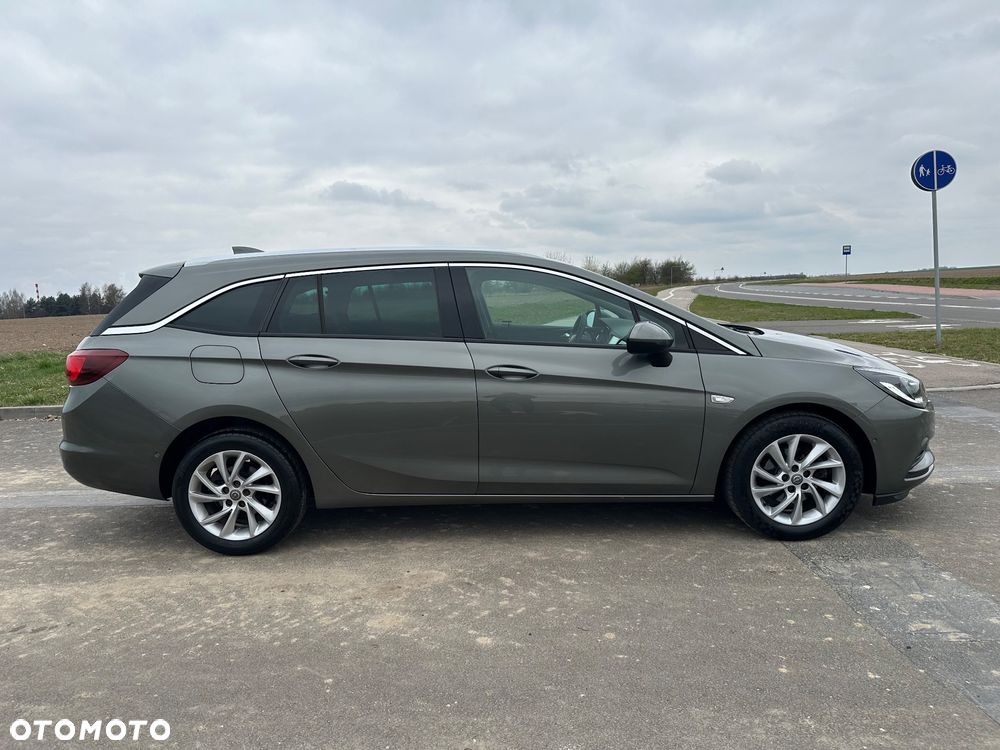 Opel Astra 1.4 Turbo Innovation - 23