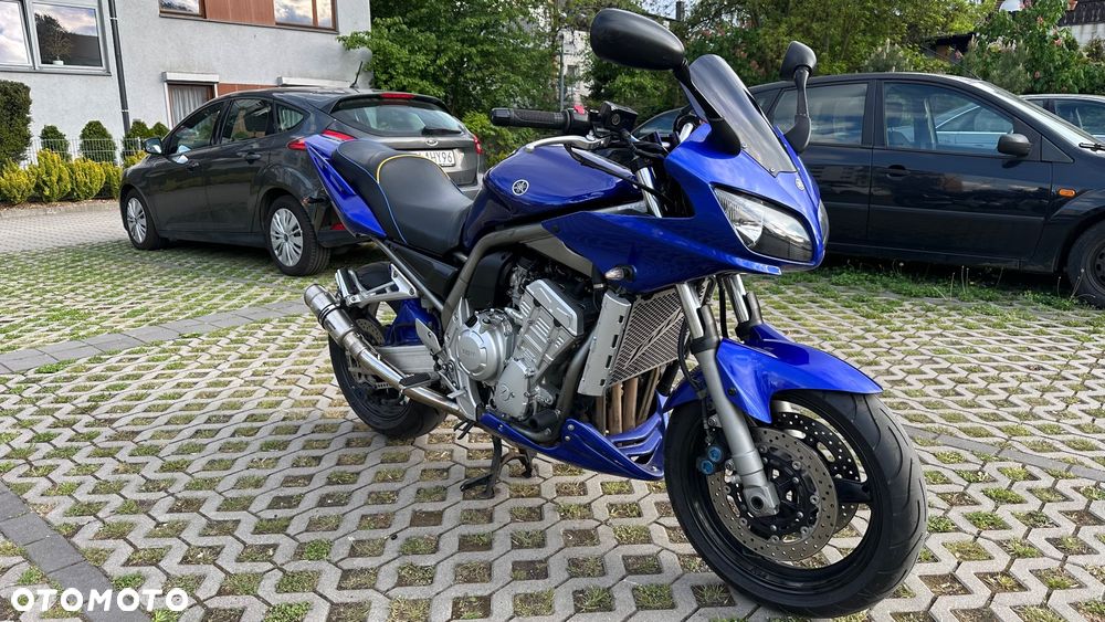 Yamaha FZS - 2