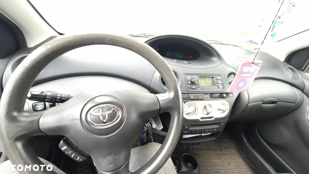 Toyota Yaris 1.0 Blue - 4