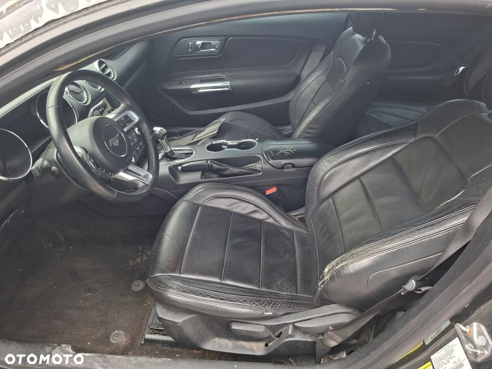 Ford Mustang 3.7 V6 Premium - 14