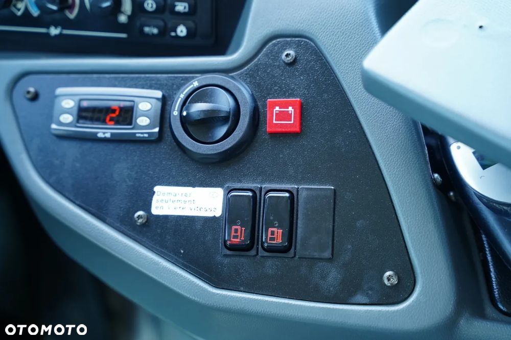 Mercedes-Benz / INTOURO E / 12 METRÓW / MANUAL / KLIMA /SPROWADZONY / - 31