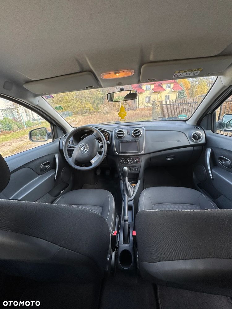 Dacia Sandero 1.2 16V Laureate - 8